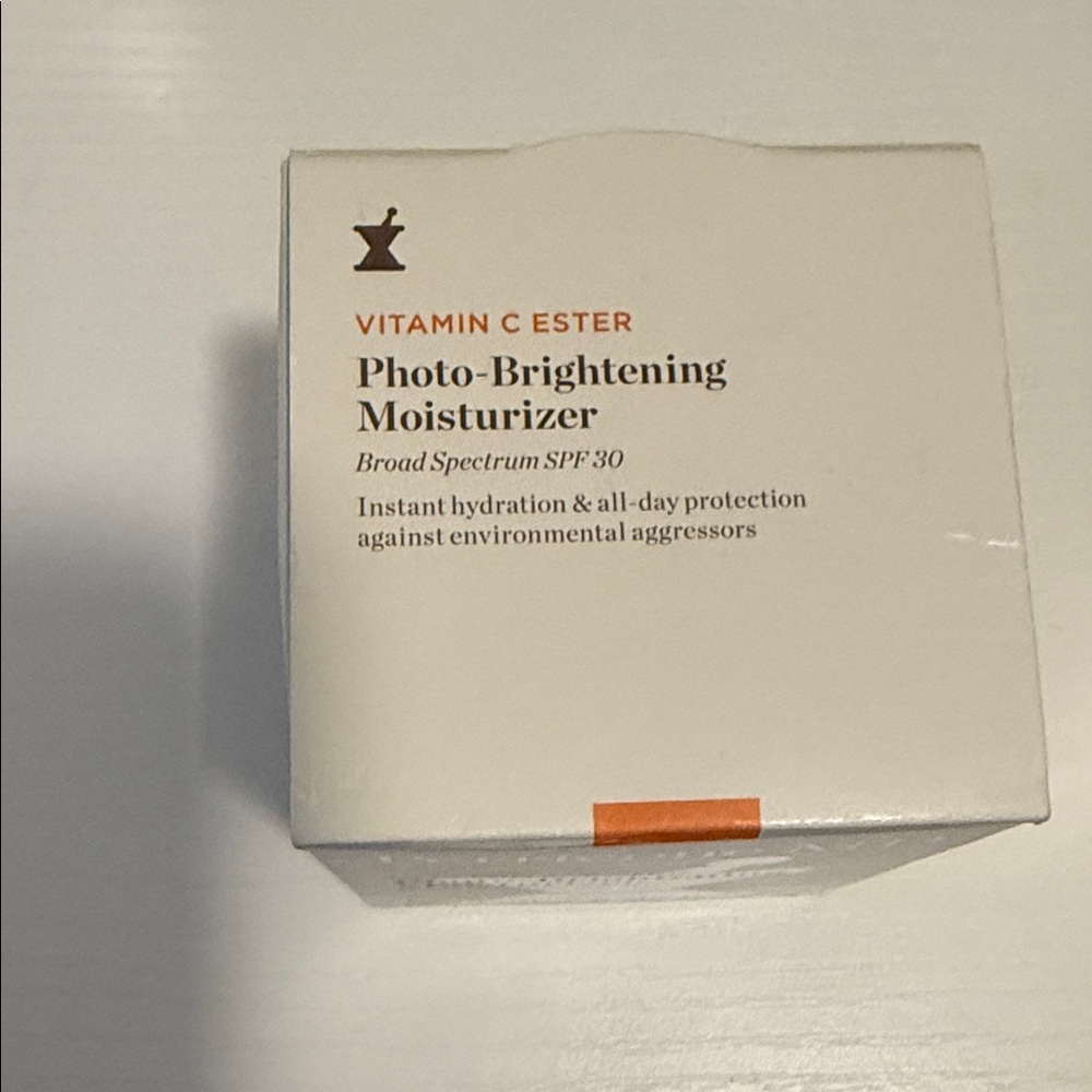 Perricone MD Vitamin C Ester Moisturizer - White and Orange - Picture 2 of 3